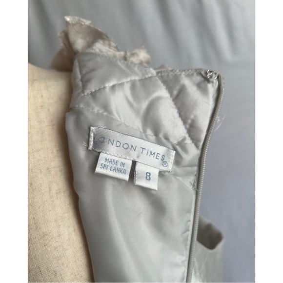 NWT London Times Silver Metallic Cocktail Dress - Size 8 - Picture 6 of 9